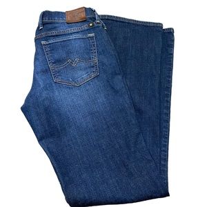 Lucky Brand ladies jeans.